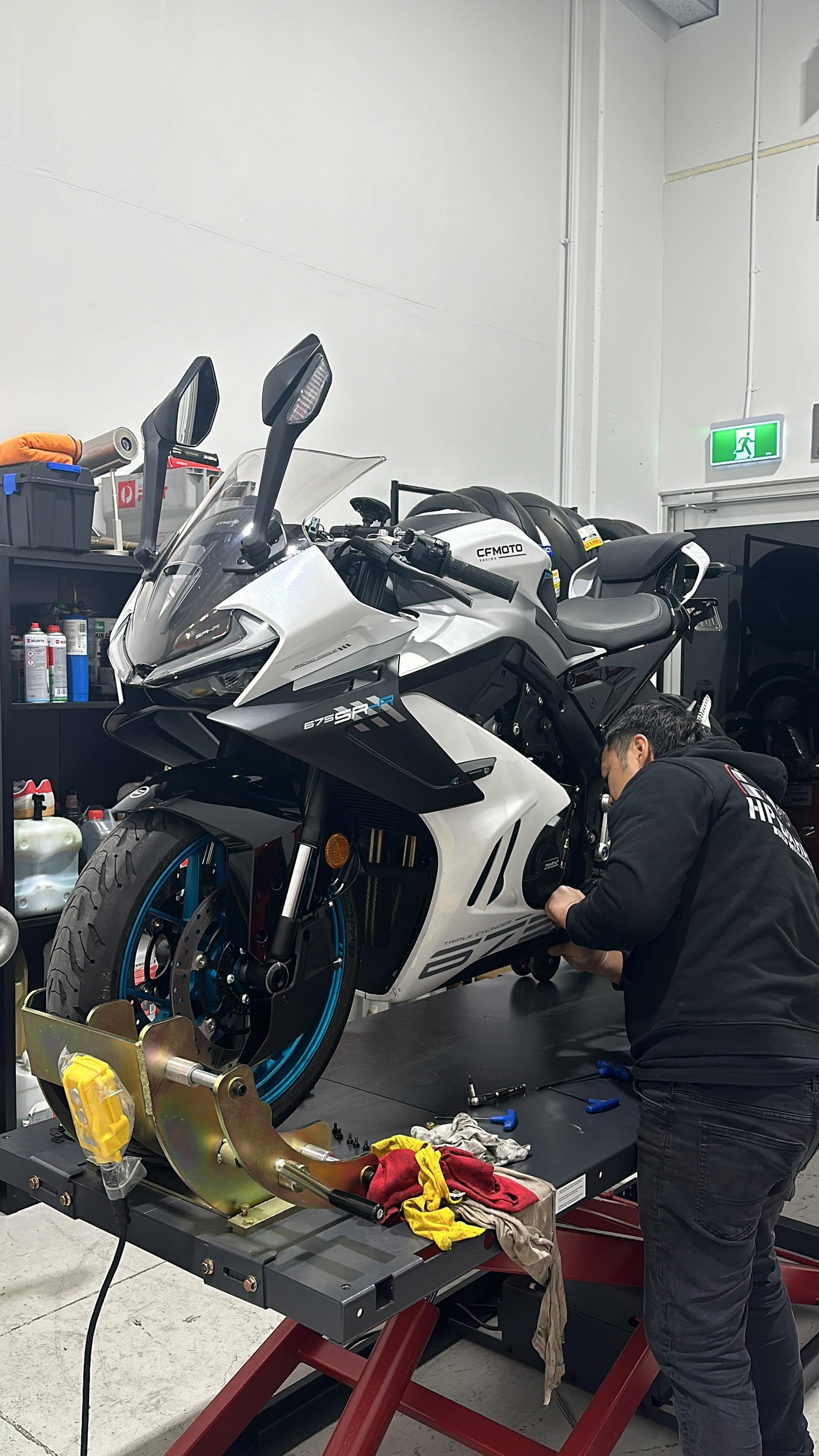 Minor motorcycle service